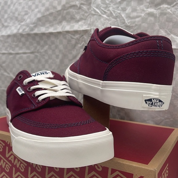Vans Men's Burgundy Canvas Sneakers Atwood
Outdoor Port Rovale
VN000CX84QU - Picture 8 of 16